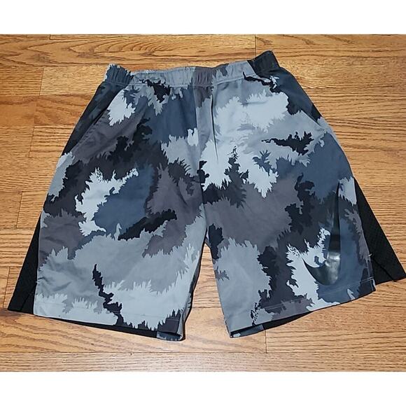 Nike Camouflage Big Swoosh Logo Athletic Shorts Mens Sz M Pockets Active Camo - Picture 1 of 5